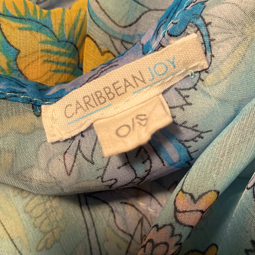 Beach Cover-up. Delicately fabric & flows with lights colors at the beach. - Picture 13 of 16